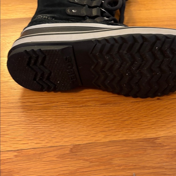 Sorel Joan of Arctic black boots. Size 6. Like new! - Picture 6 of 8